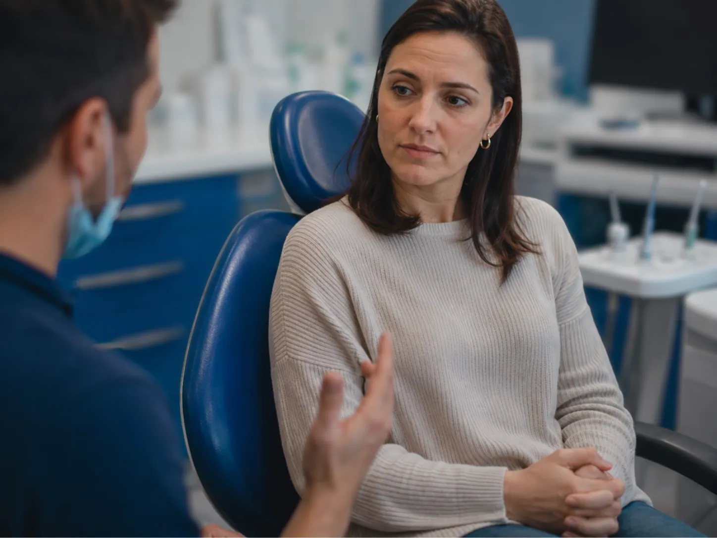 Doare albirea dentară? Sensibilitatea după tratament explicată simplu